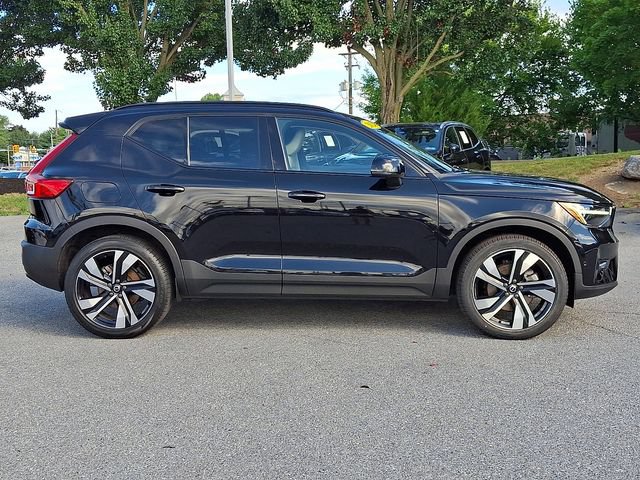 Certified 2024 Volvo XC40 B5 Plus w/ Protection Package Premier AWD/4WD image 7