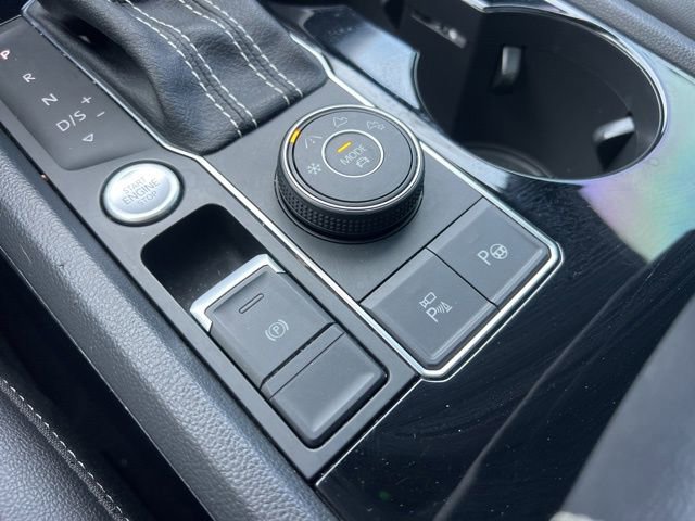 Used 2021 Volkswagen Atlas Cross Sport SEL Premium image 23