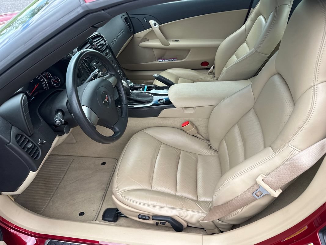 Used 2008 Chevrolet Corvette Coupe w/ Preferred Equipment Group RWD image 13