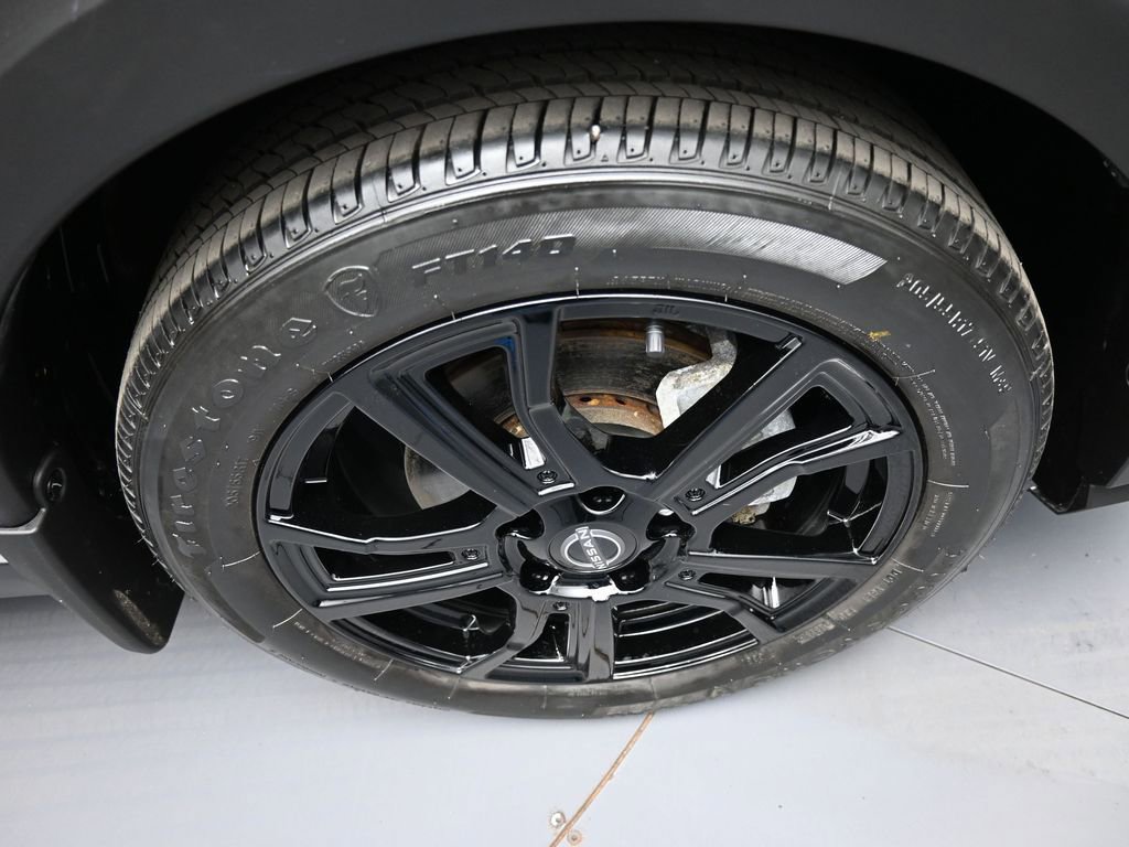 Used 2023 Nissan Kicks SV image 13