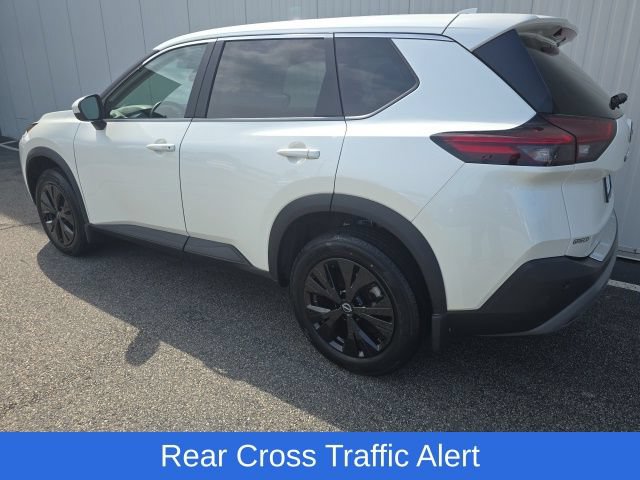 Used 2023 Nissan Rogue SV AWD/4WD image 5