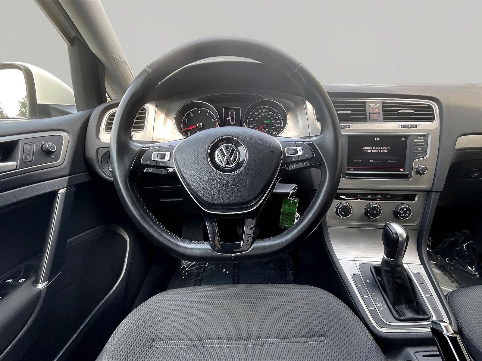 Used 2016 Volkswagen Golf S FWD image 8