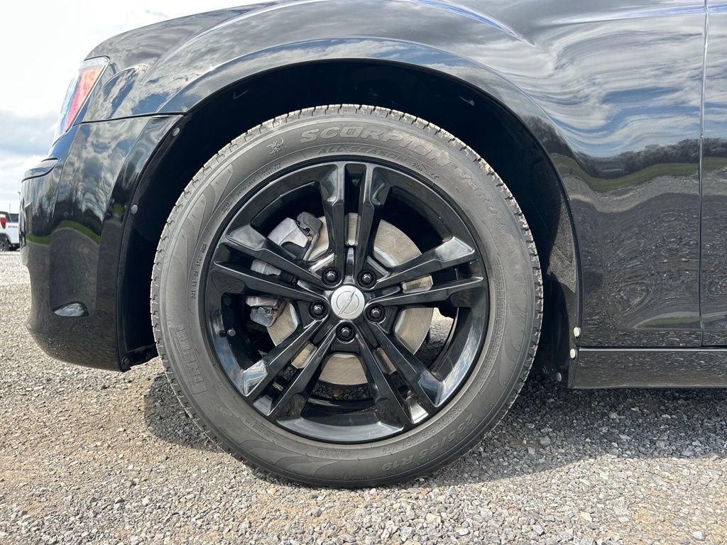 Used 2012 Chrysler 300 S image 10