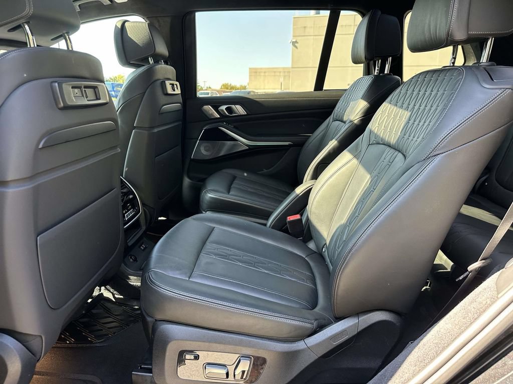 Used 2019 BMW X7 xDrive50i w/ M Sport Package AWD/4WD image 10