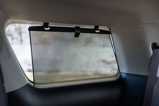 Used 2025 Kia Carnival EX image 14