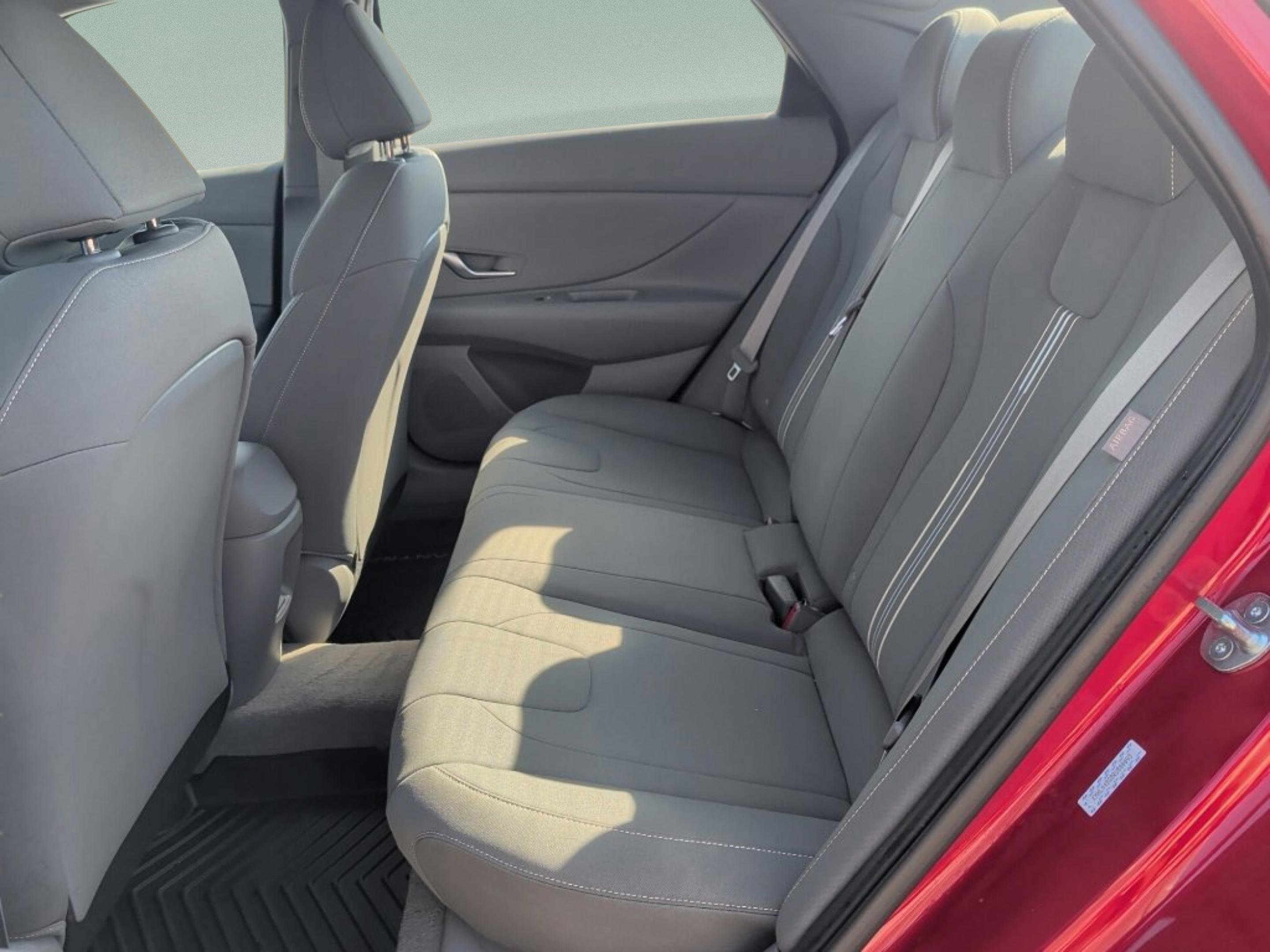 Used 2024 Hyundai Elantra SEL image 30