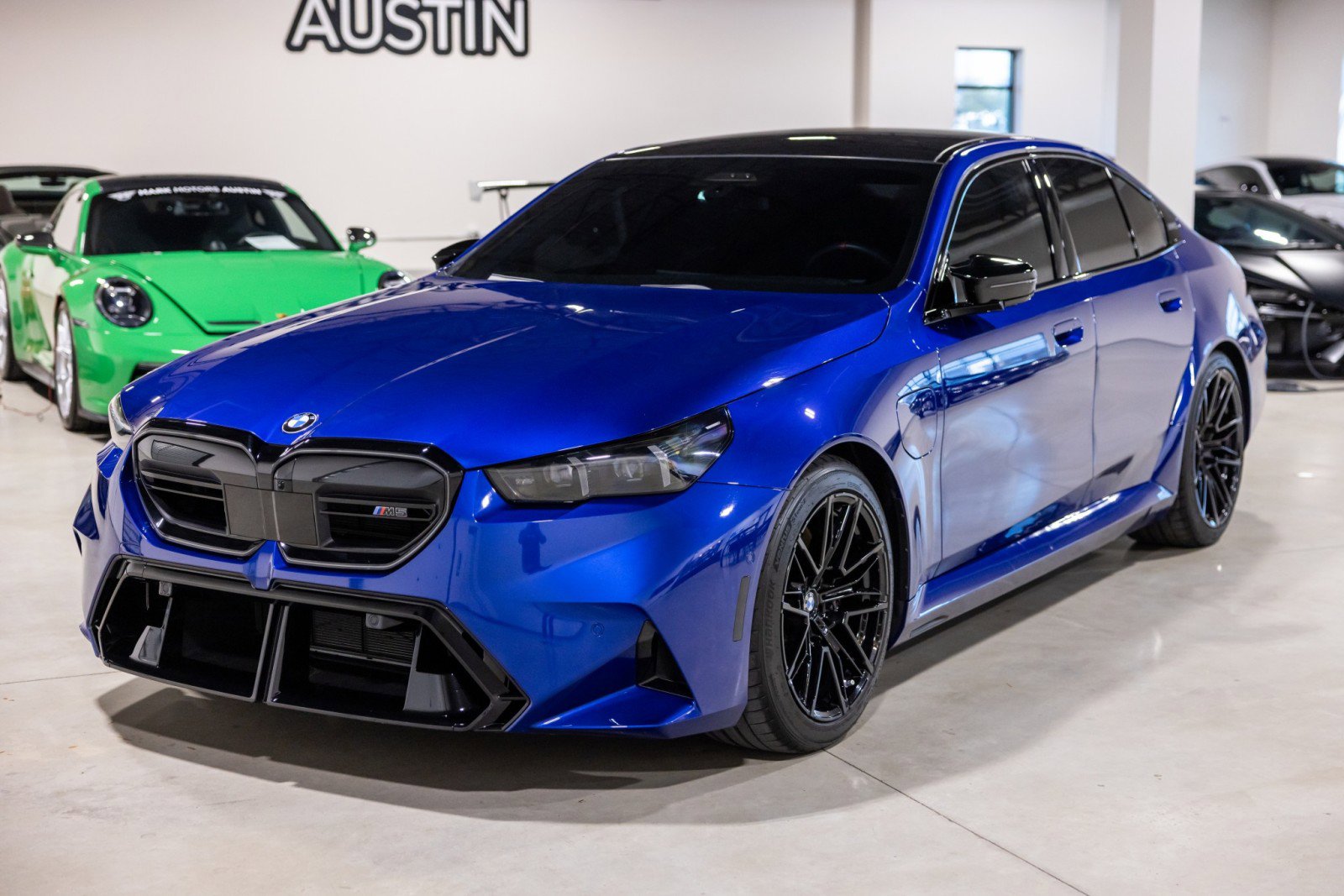 Used 2025 BMW M5 w/ Executive Package image 12