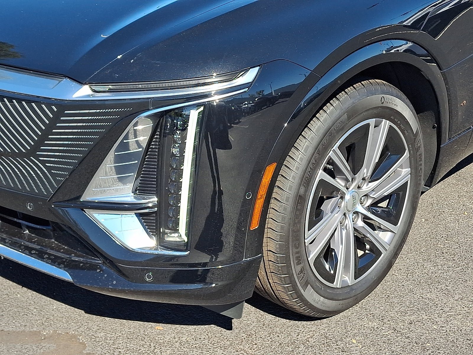 Certified 2024 Cadillac Lyriq Luxury AWD/4WD image 11