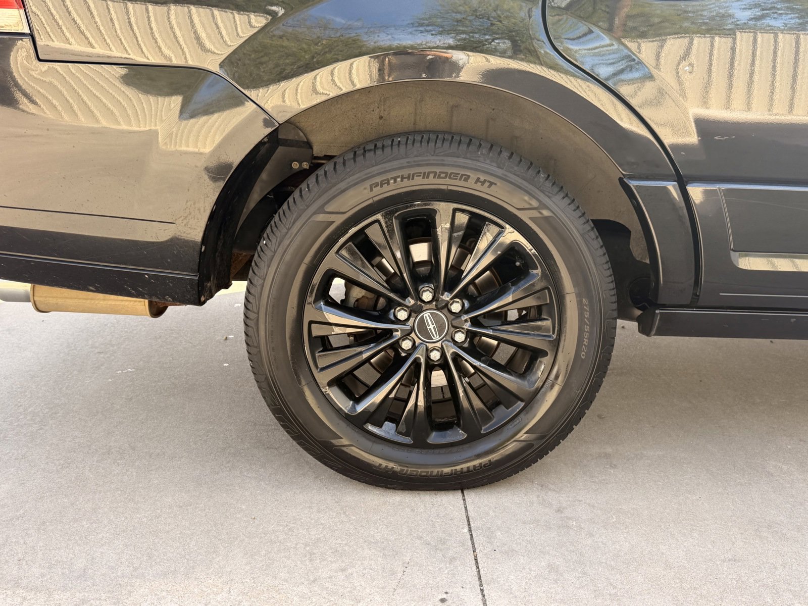 Used 2015 Lincoln Navigator 4WD image 9