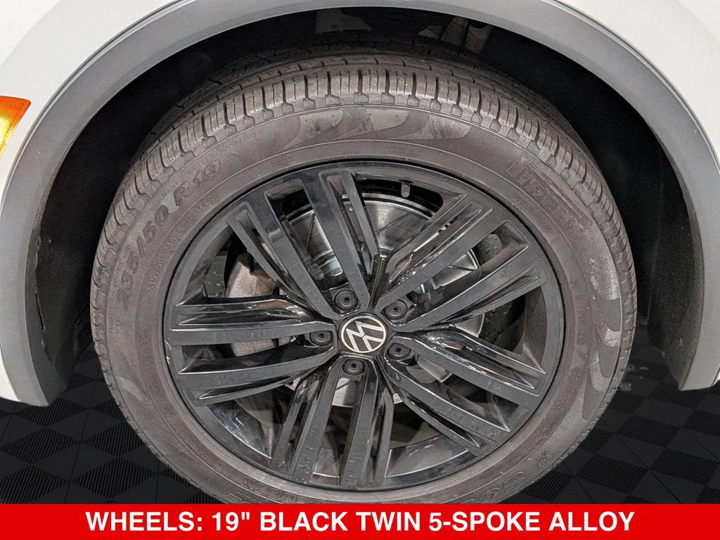 Used 2022 Volkswagen Tiguan SE R-Line AWD/4WD image 10