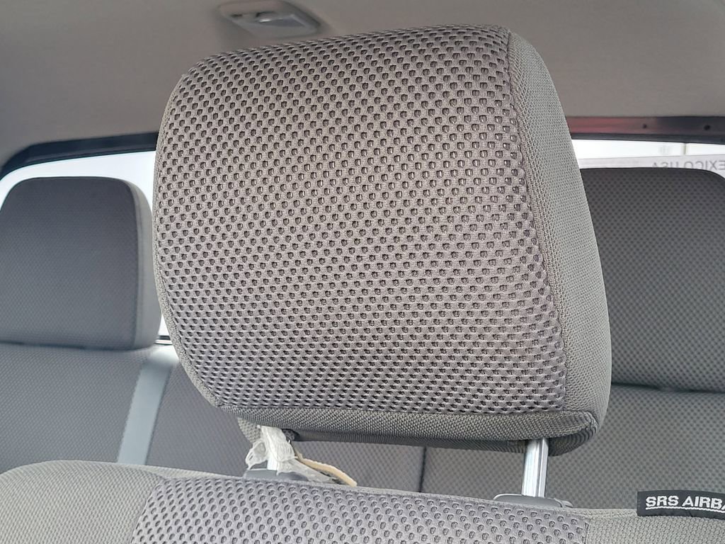 Used 2017 Nissan Frontier SV image 14