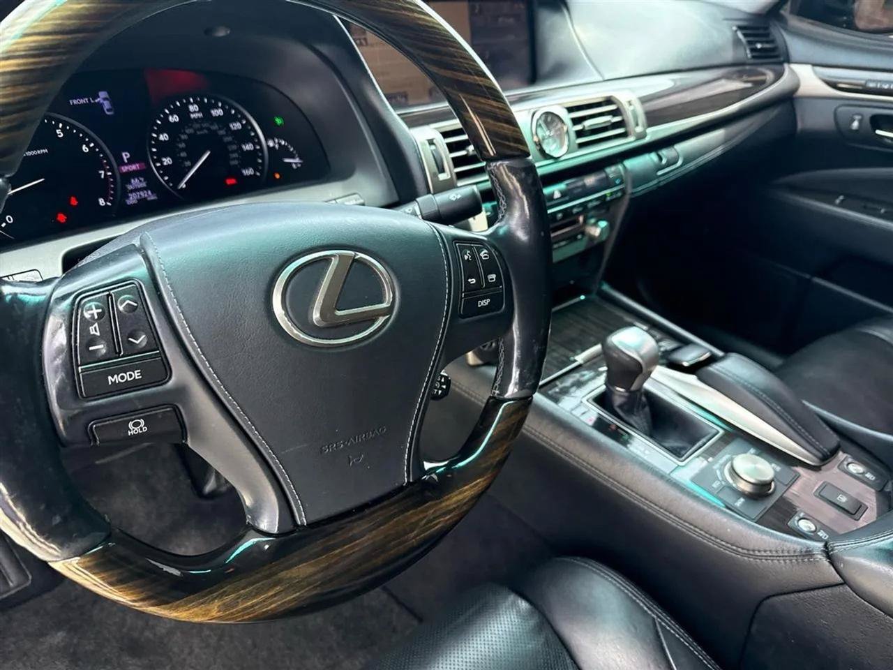 Used 2013 Lexus LS 460 L w/ Preferred Accessory Package RWD image 31
