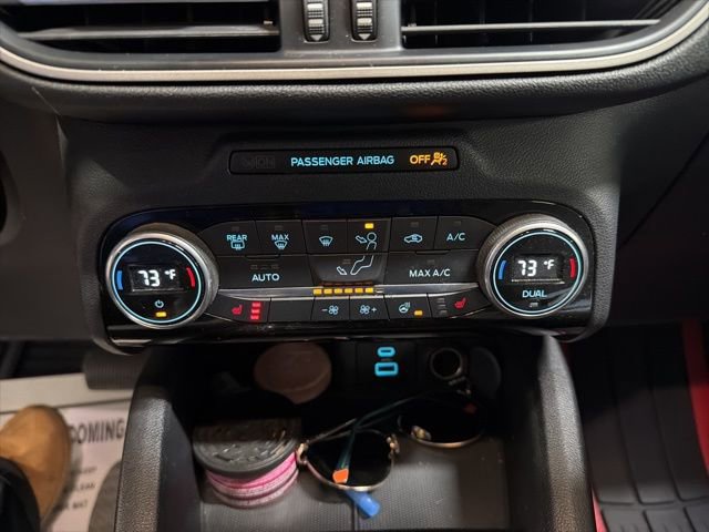 Used 2021 Ford Escape SE w/ SE Sport Appearance Package image 23