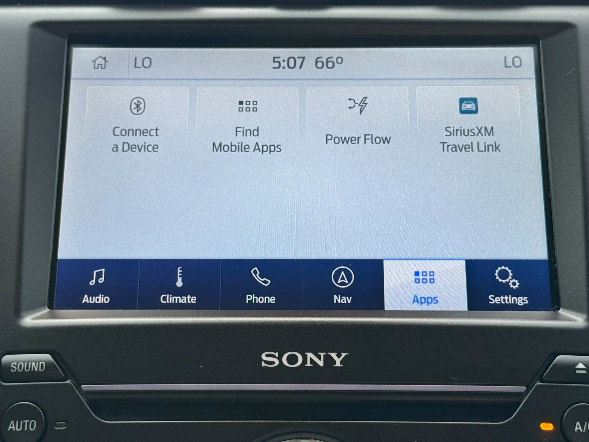 Used 2020 Ford Fusion Energi Titanium FWD image 32