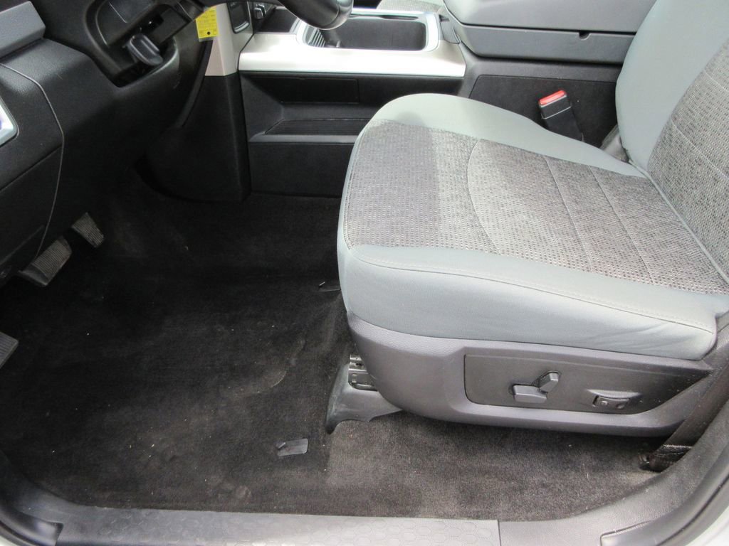 Used 2018 RAM 3500 Big Horn AWD/4WD image 23