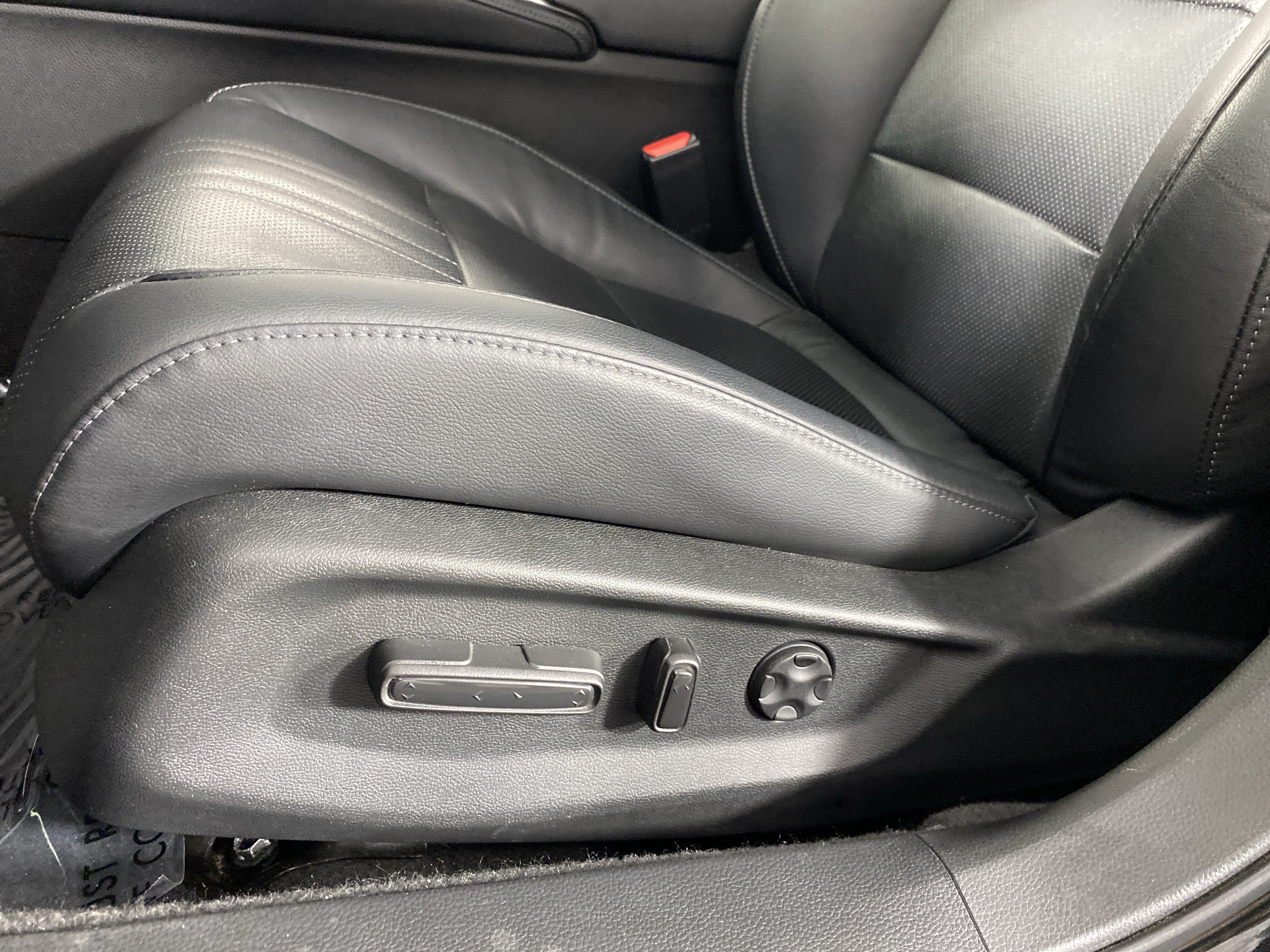 Used 2018 Honda Accord Touring image 19
