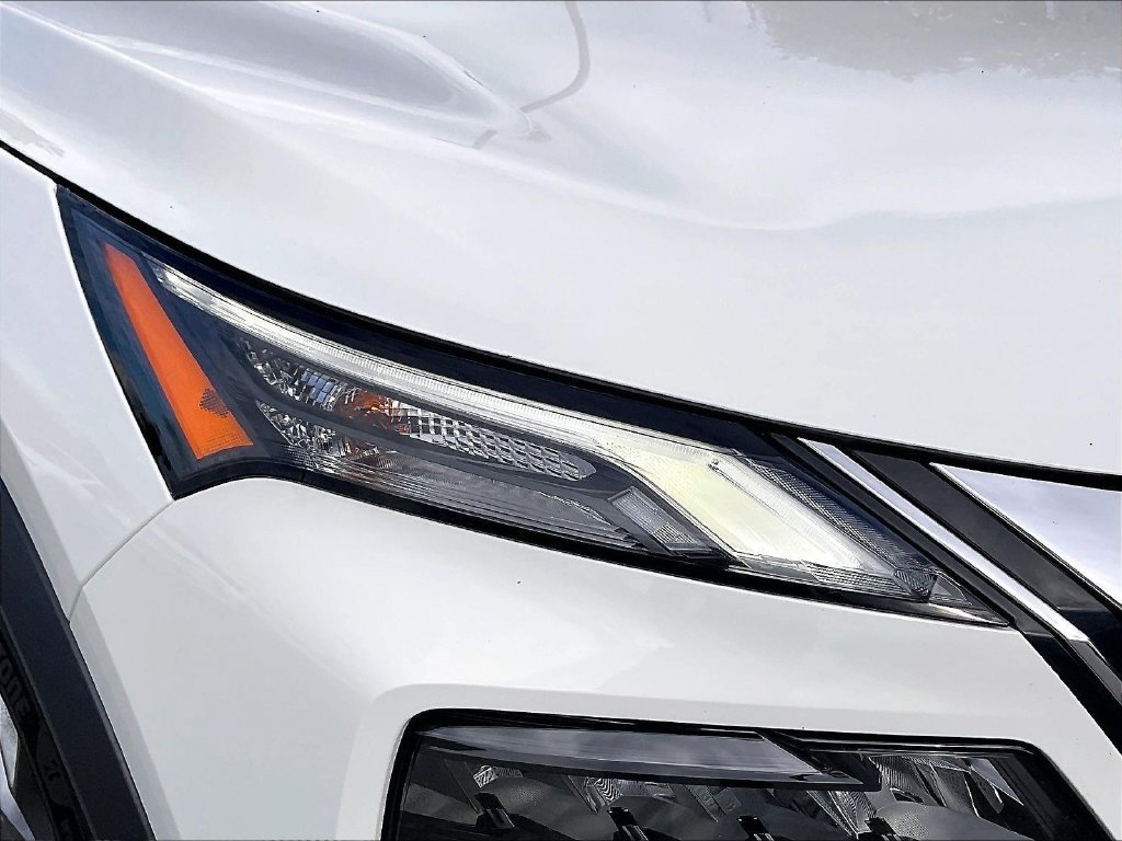 Used 2023 Nissan Rogue S AWD/4WD image 27