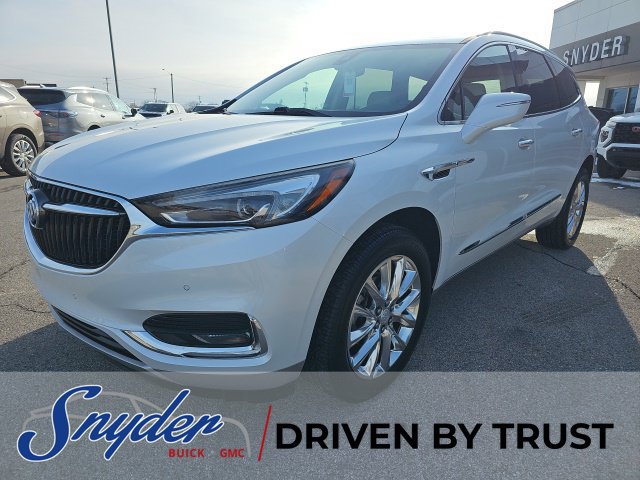Used 2018 Buick Enclave Premium w/ Experience Buick Package FWD image 3