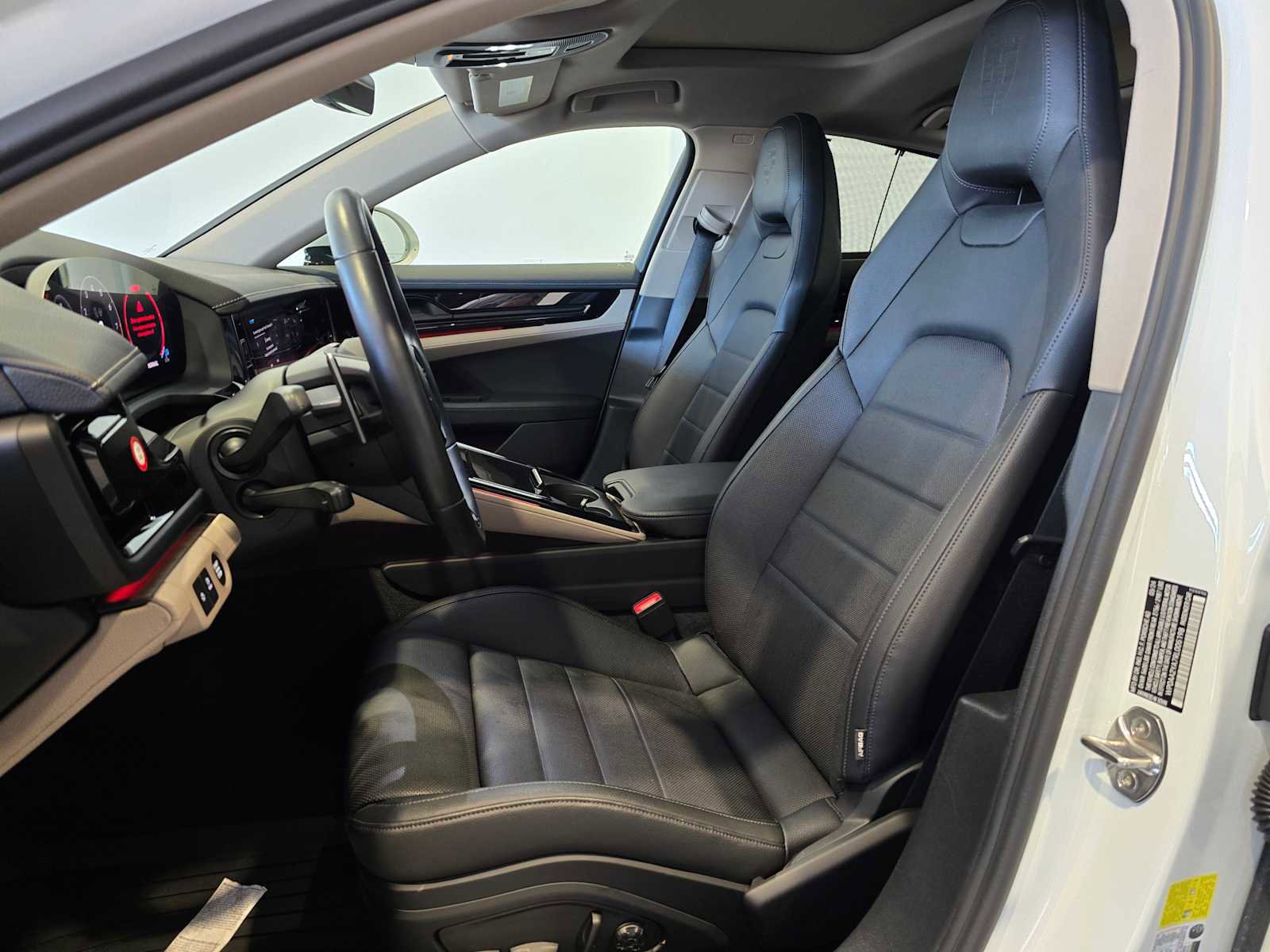 Used 2024 Porsche Panamera 4 image 24