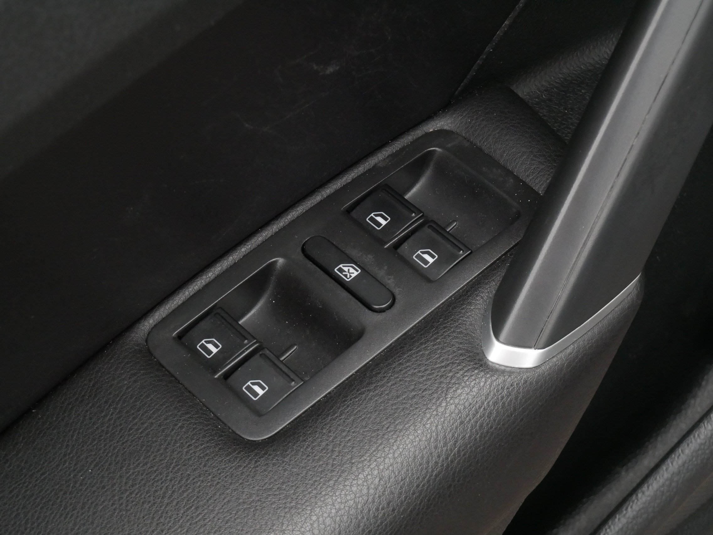 Certified 2020 Volkswagen Passat 2.0T R-Line FWD image 19