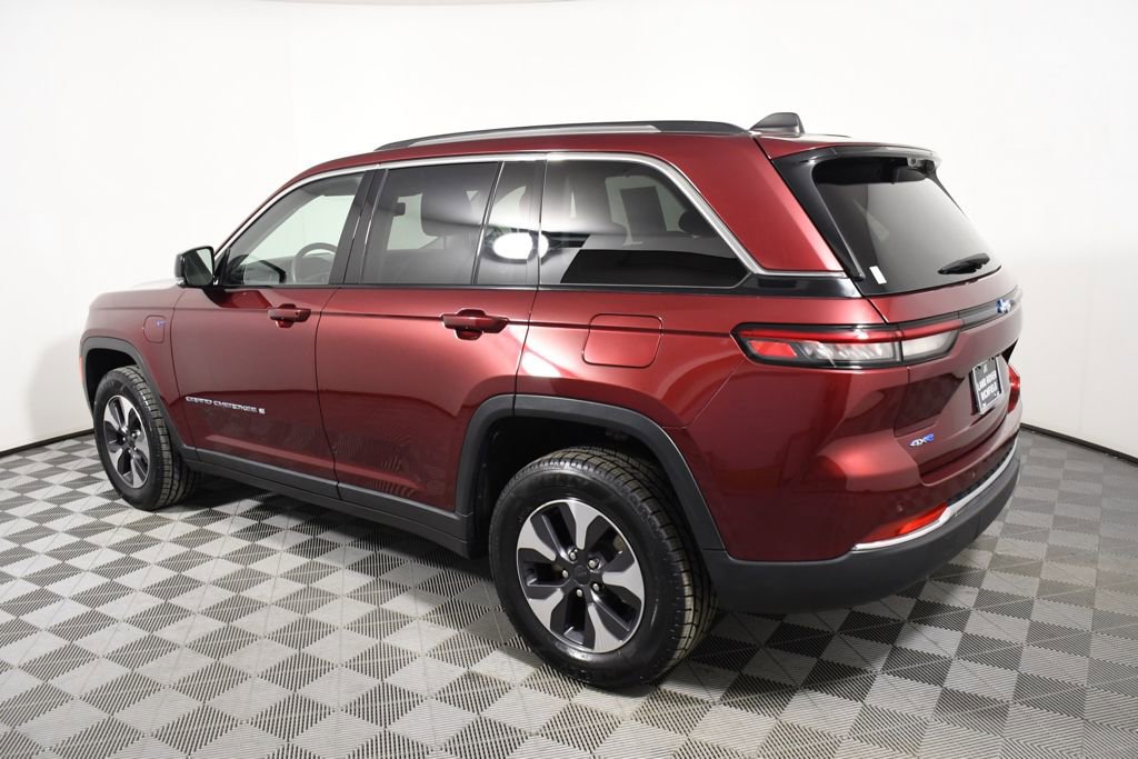 Used 2022 Jeep Grand Cherokee Limited 4xe w/ Luxury Tech Group II image 3