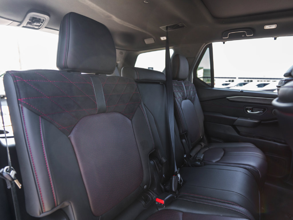 Used 2026 Honda Pilot Black Edition image 46