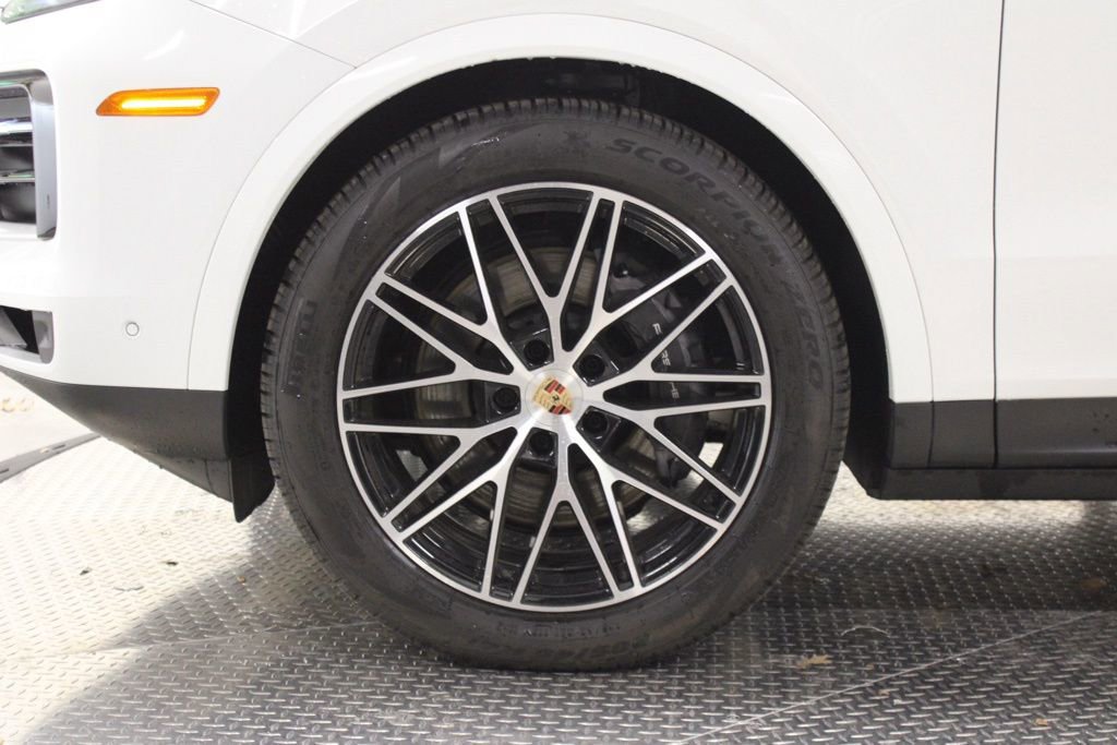 Certified 2025 Porsche Cayenne image 19