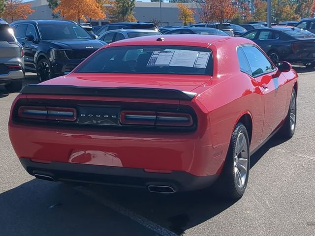 Used 2023 Dodge Challenger SXT image 4