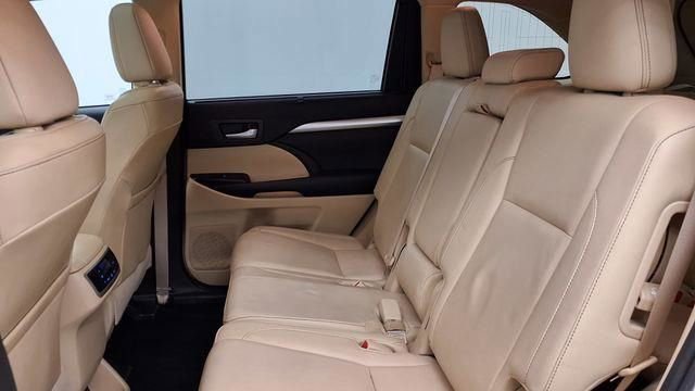 Used 2015 Toyota Highlander XLE image 20