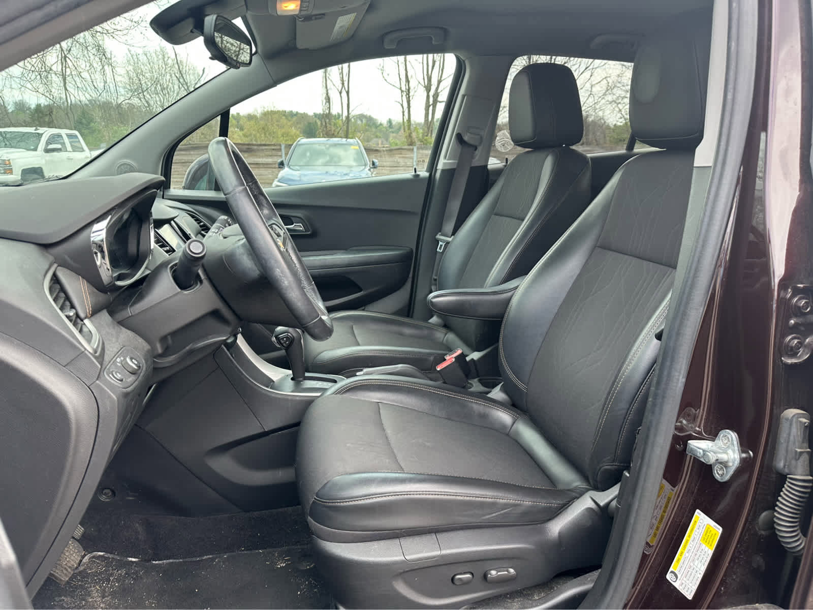 Used 2022 Chevrolet Trax LT w/ Sport Edition image 10