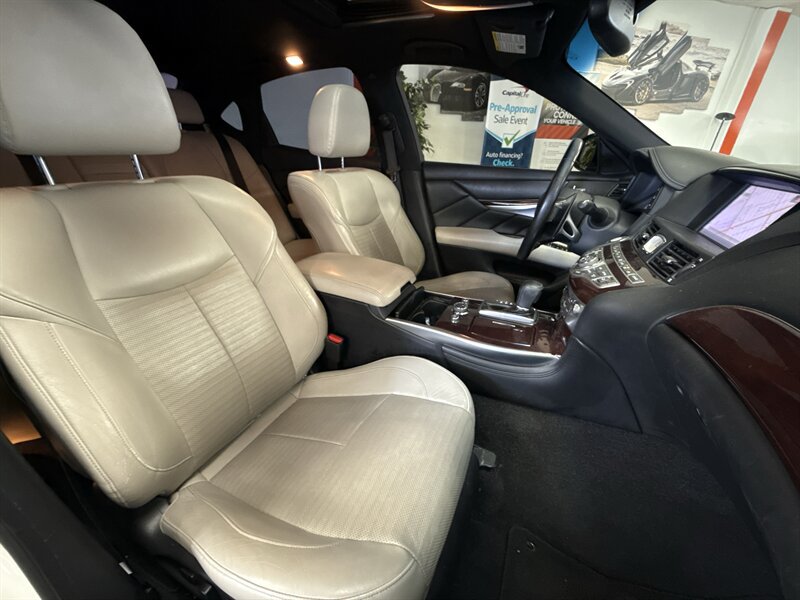 Used 2015 INFINITI Q70 3.7 w/ Sport Package RWD image 20