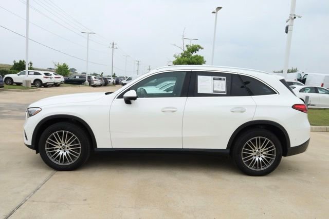 Certified 2025 Mercedes-Benz GLC 300 4MATIC image 4