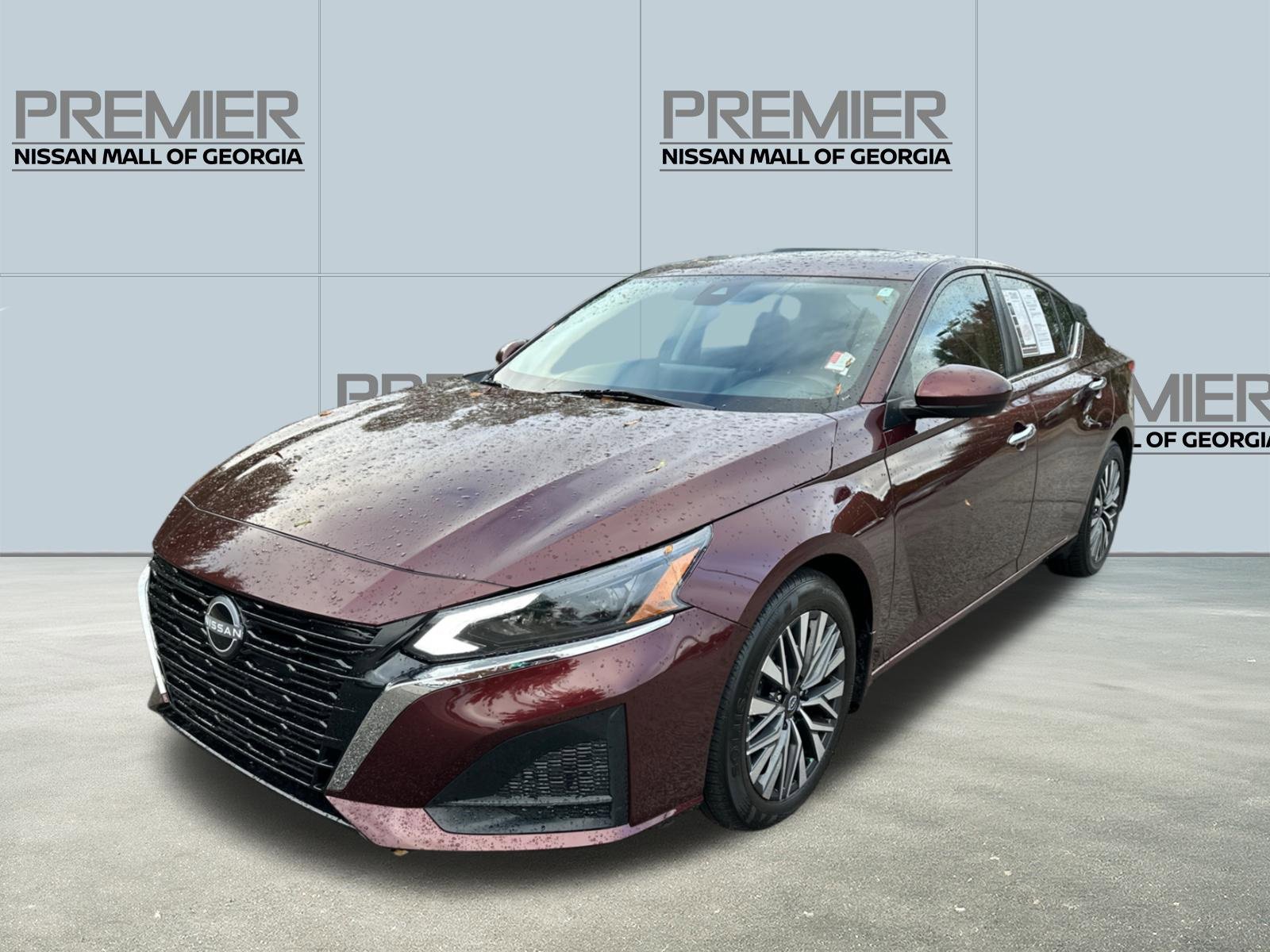 Used 2023 Nissan Altima 2.5 SV w/ SV Premium Package image 1