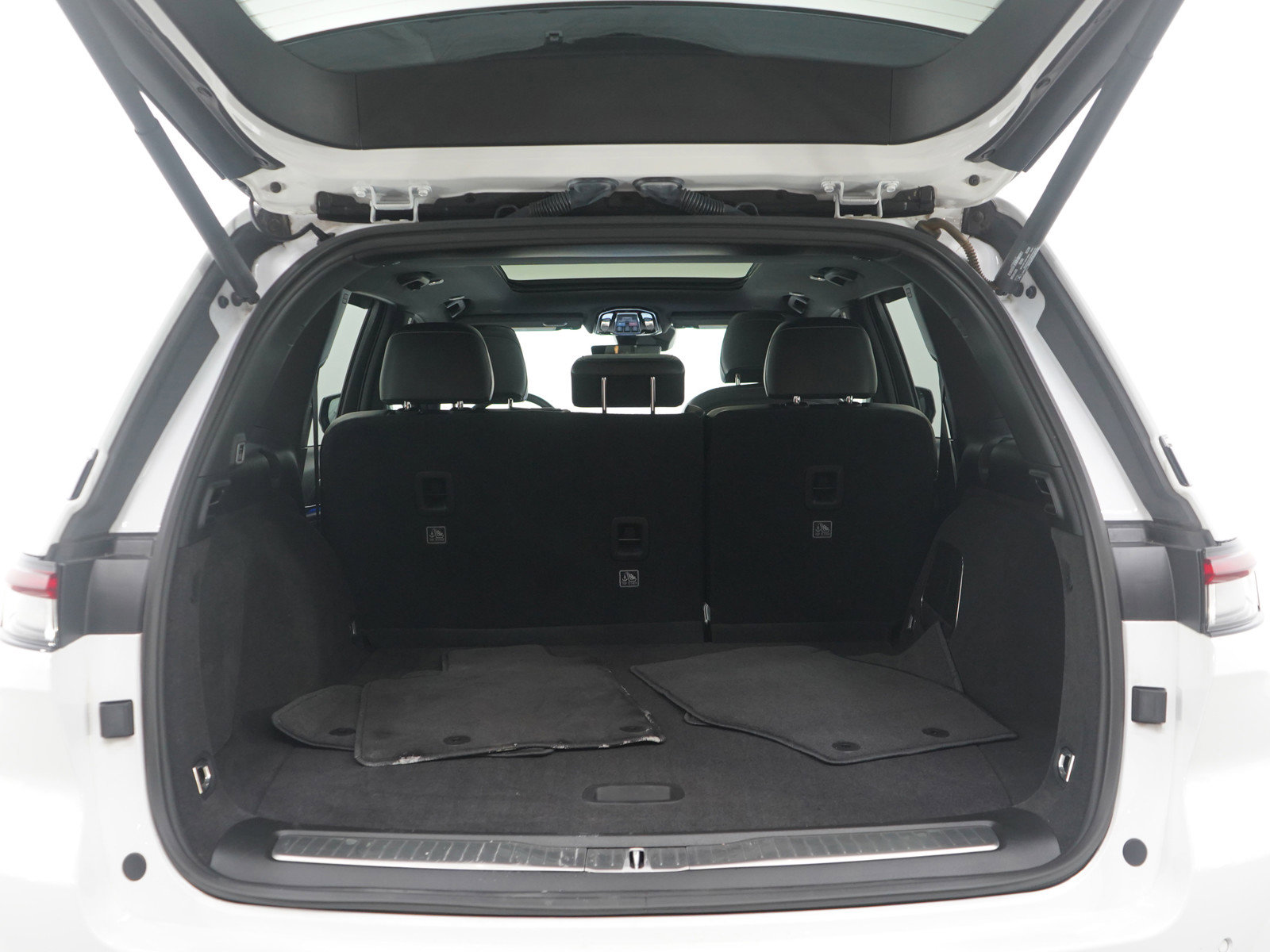 Used 2023 Jeep Grand Cherokee Overland image 16