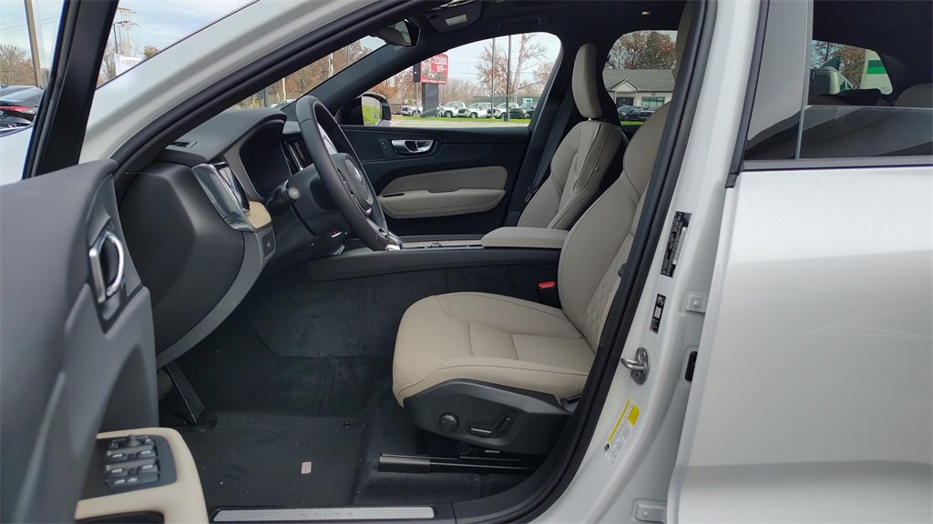 New 2026 Volvo XC60 B5 Plus w/ Climate Package image 7