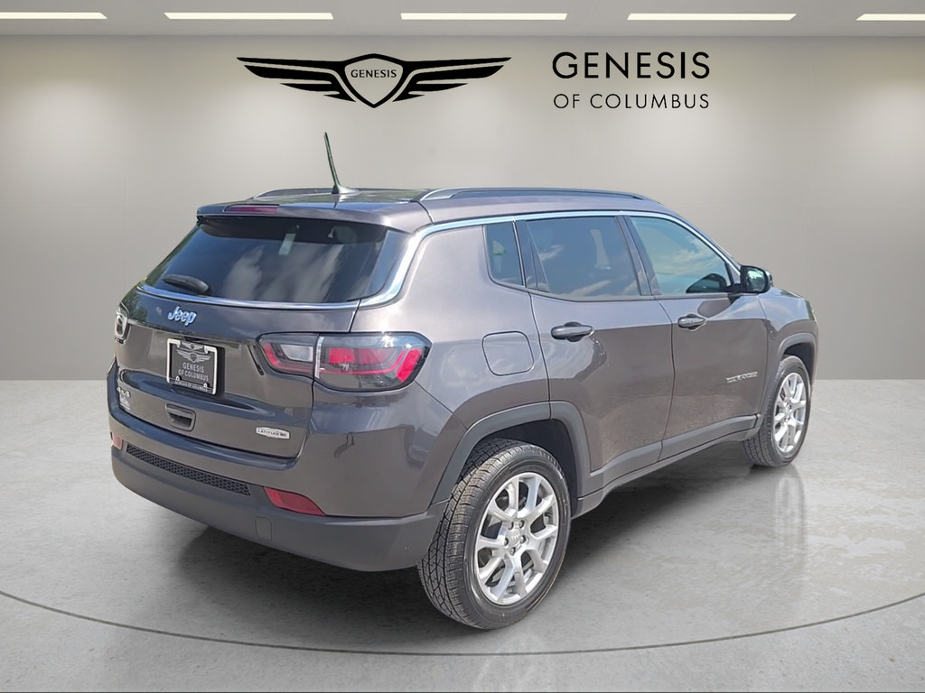 Used 2023 Jeep Compass Latitude w/ Sun and Sound Group AWD/4WD image 5