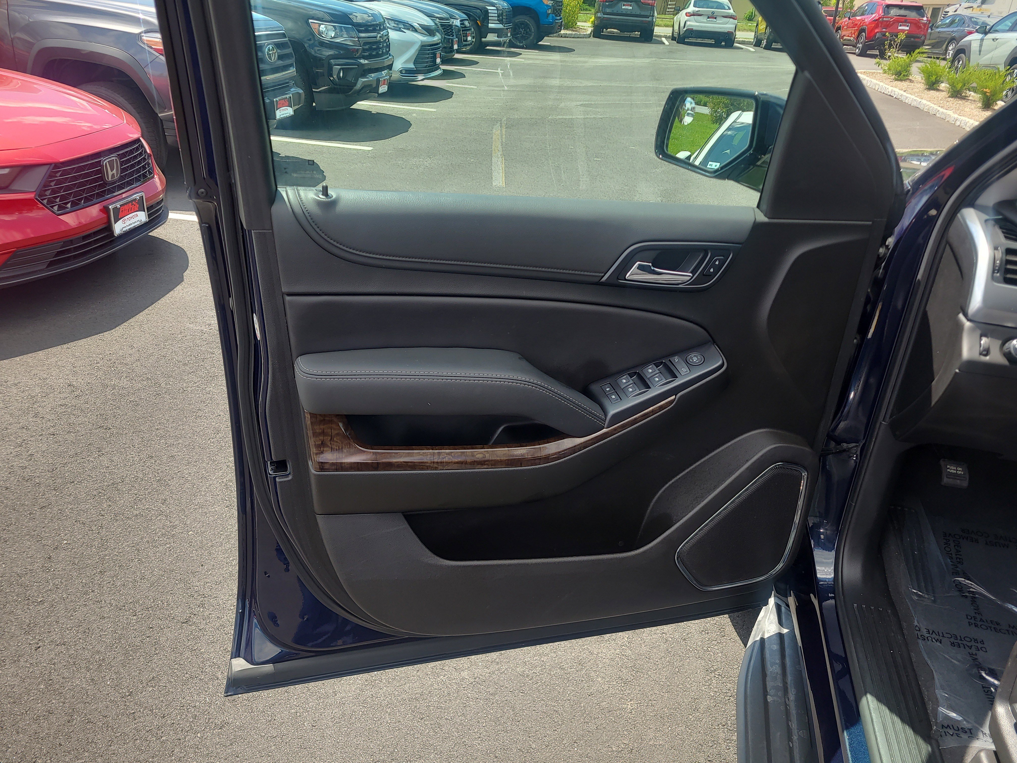 Used 2019 Chevrolet Tahoe LS AWD/4WD image 15