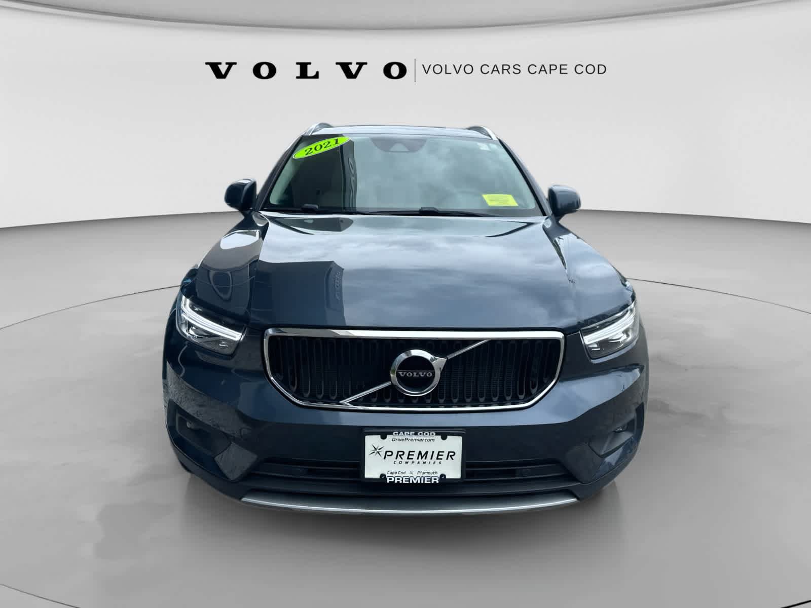 Used 2021 Volvo XC40 T5 Momentum w/ Protection Package Premier AWD/4WD image 3