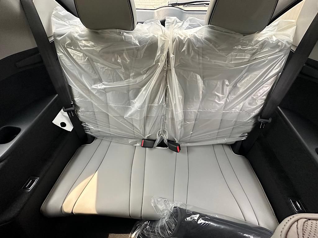 New 2026 Acura MDX w/ Advance Package AWD/4WD image 11