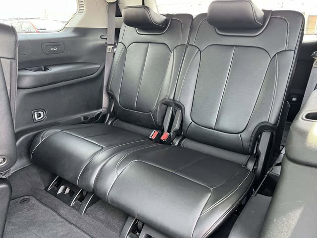 Used 2022 Jeep Grand Cherokee L Limited image 17