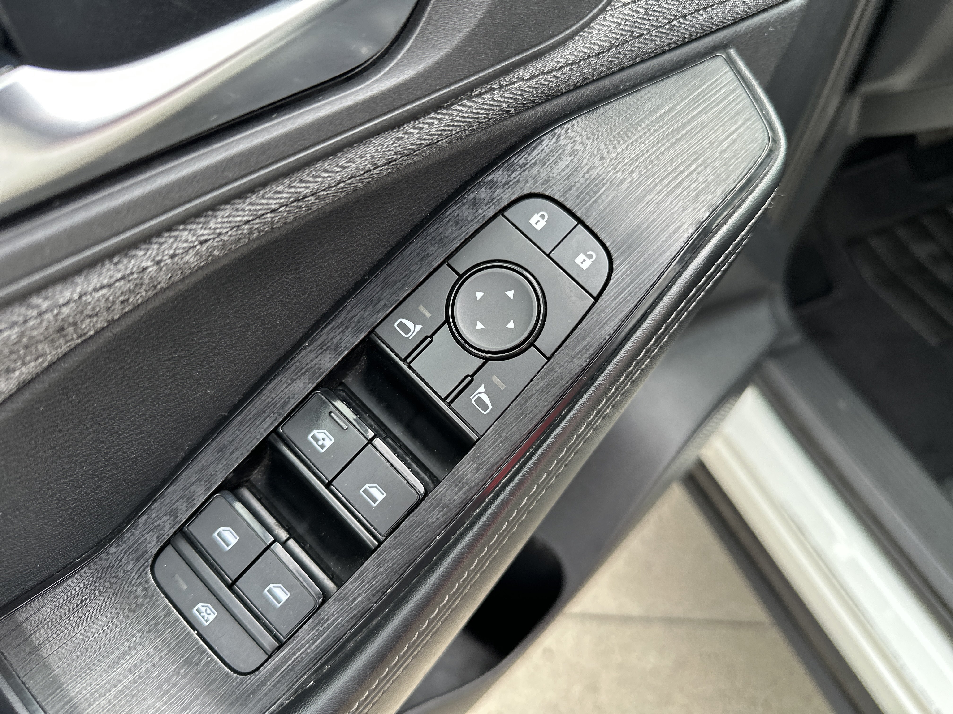 Certified 2023 Nissan Rogue SV AWD/4WD image 20
