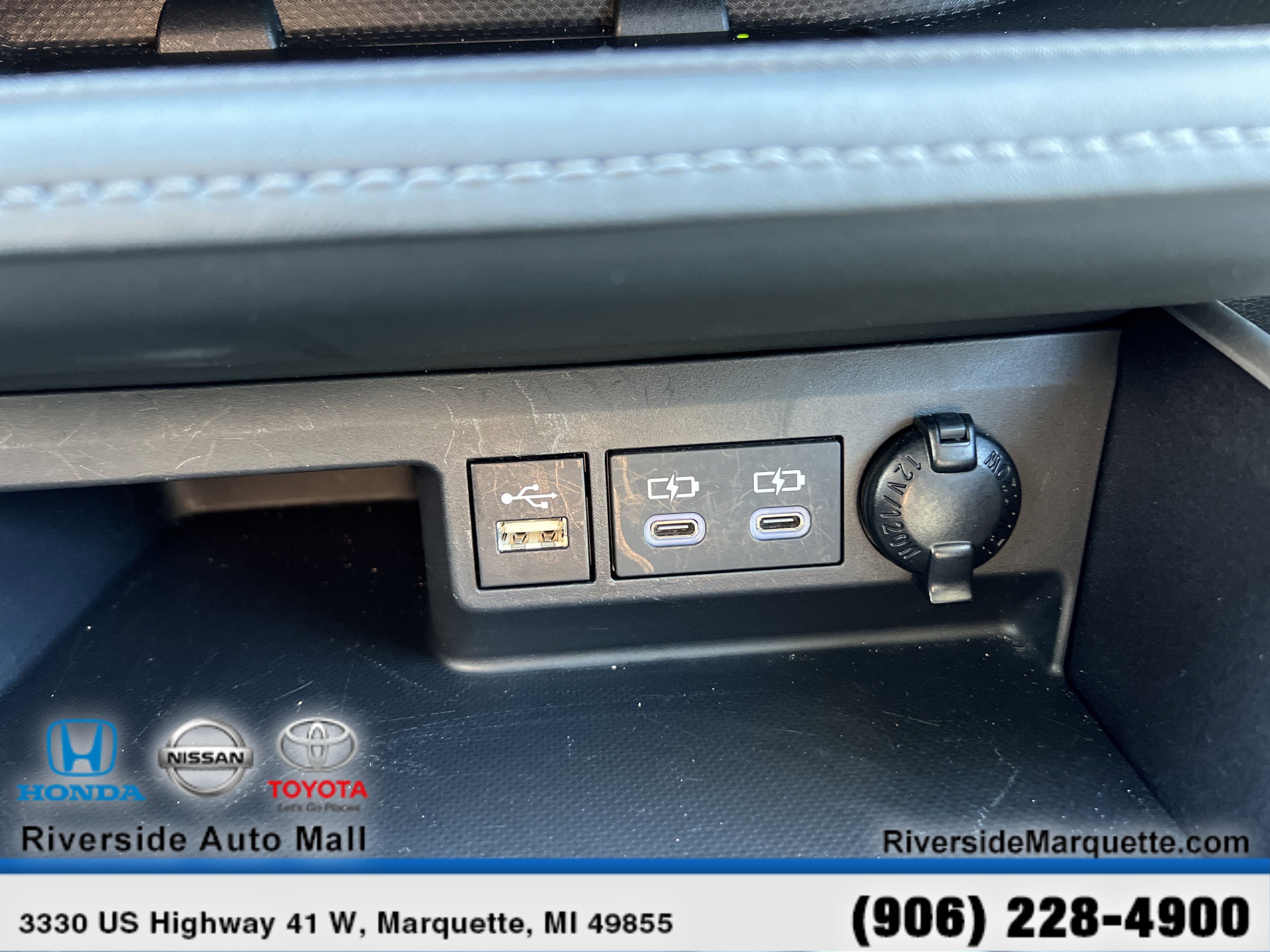 Used 2025 Toyota Highlander XLE image 18