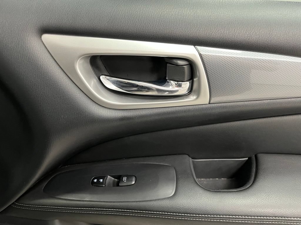 Used 2019 Nissan Pathfinder SL AWD/4WD image 55