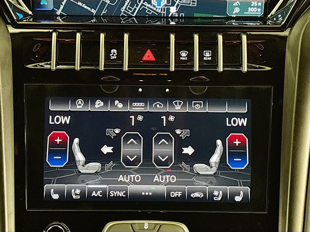 Used 2022 Lamborghini Urus image 19