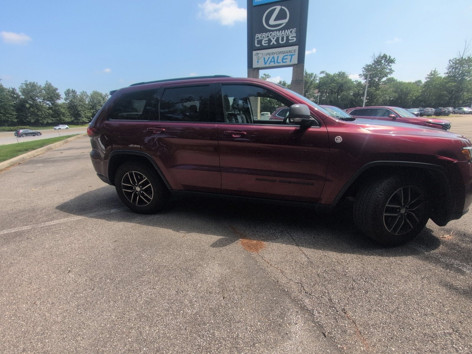 Used 2017 Jeep Grand Cherokee Trailhawk AWD/4WD image 24