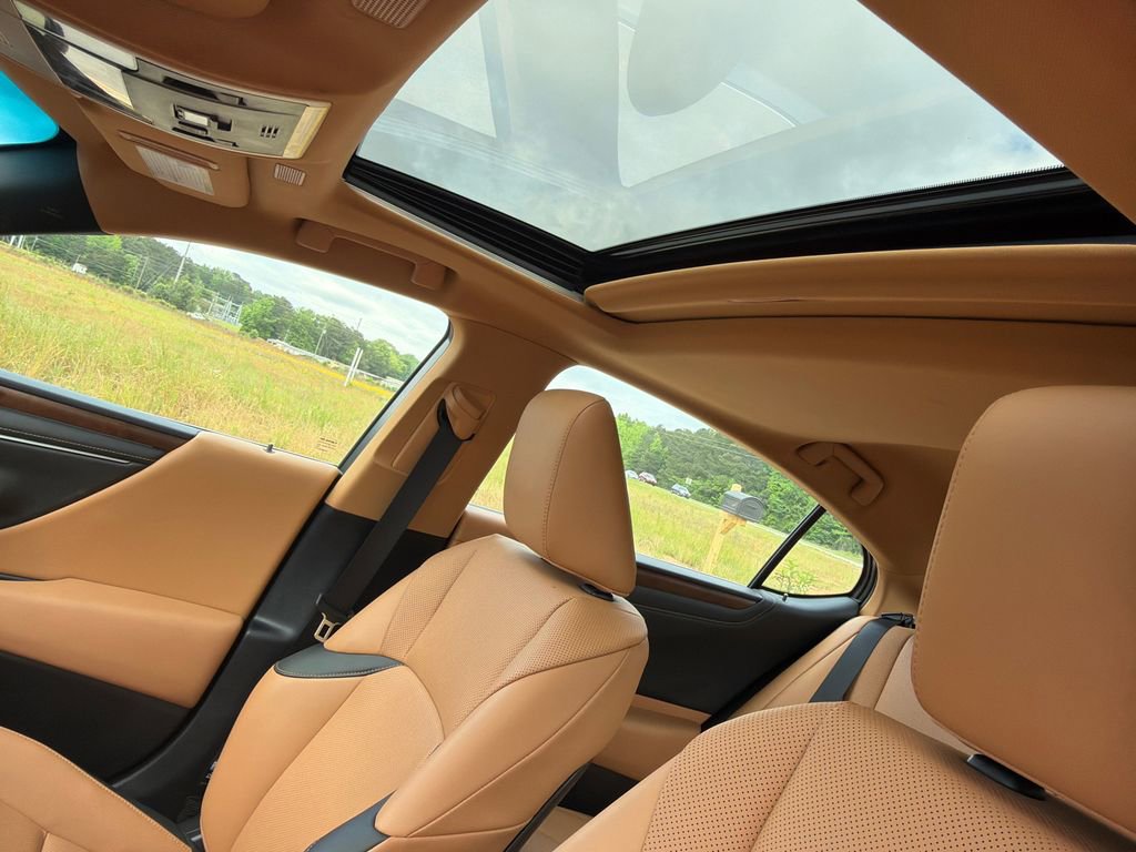 Used 2023 Lexus ES 300h w/ Premium Package FWD image 34