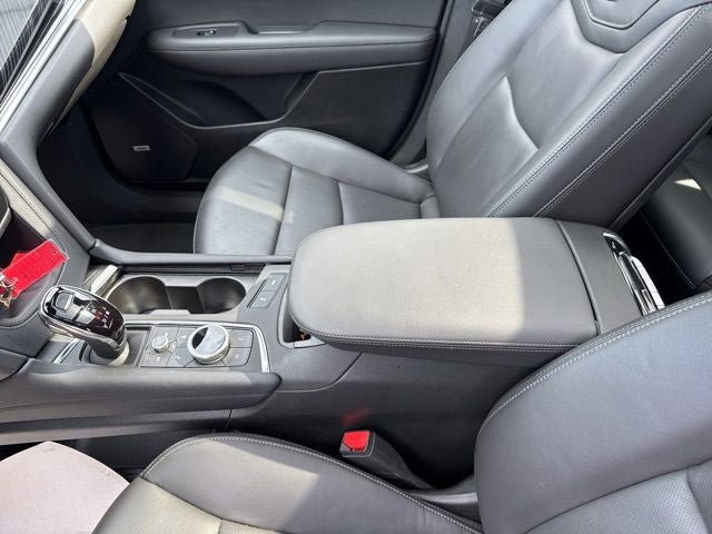 Used 2024 Cadillac XT6 Premium Luxury FWD image 17
