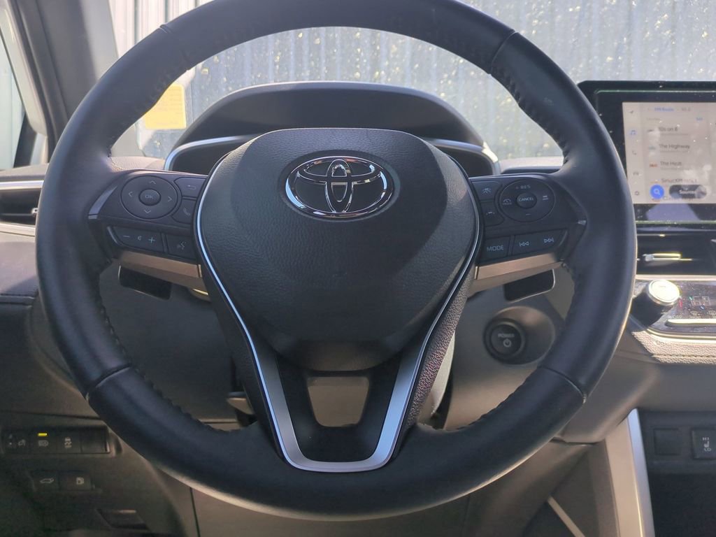 Used 2024 Toyota Corolla Cross XSE w/ Convenience Package image 22