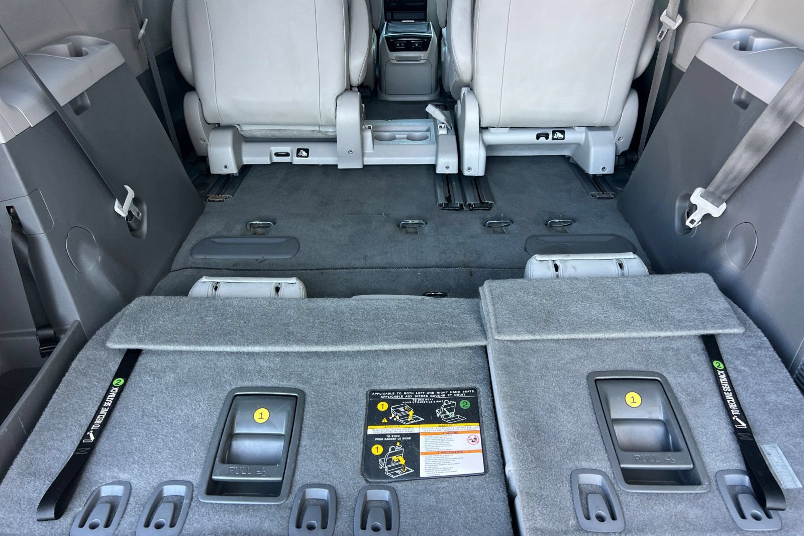 Used 2020 Toyota Sienna XLE FWD image 18