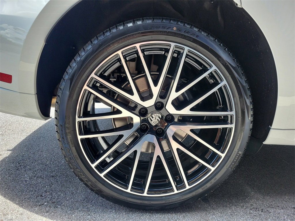 New 2026 Porsche Macan image 13